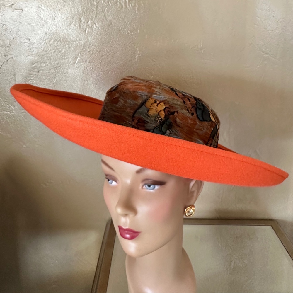 UNIQUE DESIGNER VINTAGE ORANGE FELT WIDE BRIM HAT + MULTICOLORED FEATHERS